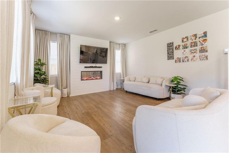 Furnished interior view inside a new home in Kingsley Creek, Lithonia (Image 16).