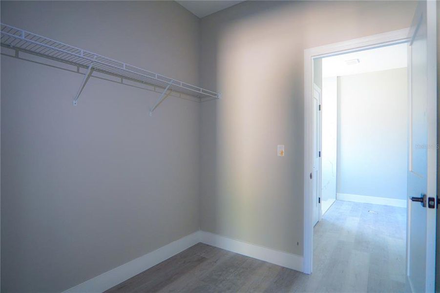 Spacious, unfurnished interior of a new home in , Ocala (Image 7).