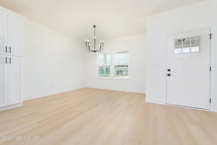 Spacious, unfurnished interior of a new home in , Middleburg (Image 17).