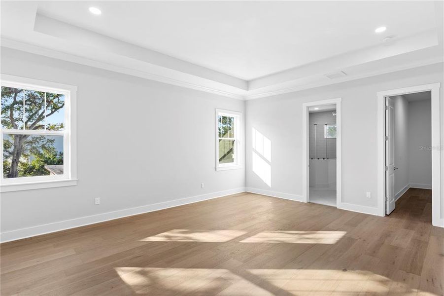Spacious, unfurnished interior of a new home in , Tampa (Image 25).