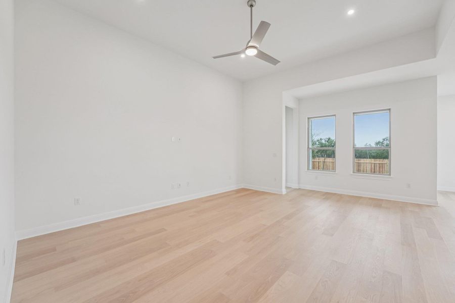 Spacious, unfurnished interior of a new home in Sage Hollow, Kyle (Image 30).