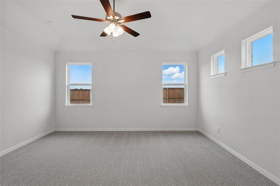 Spacious, unfurnished interior of a new home in Bel Air Village, Sherman (Image 24).