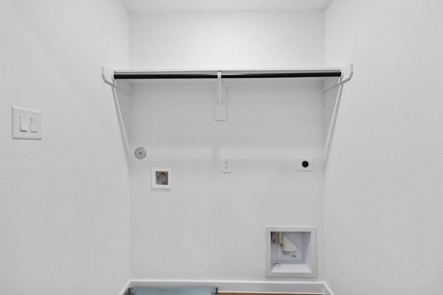 Spacious, unfurnished interior of a new home in Grand West, Houston (Image 17).