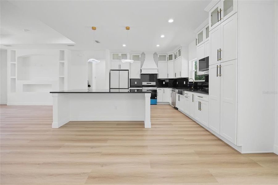Furnished interior view inside a new home in , Dunnellon (Image 13).