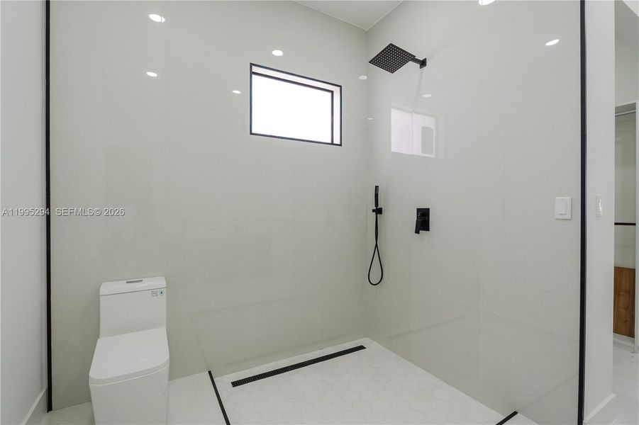 Furnished interior view inside a new home in , Cape Coral (Image 9).