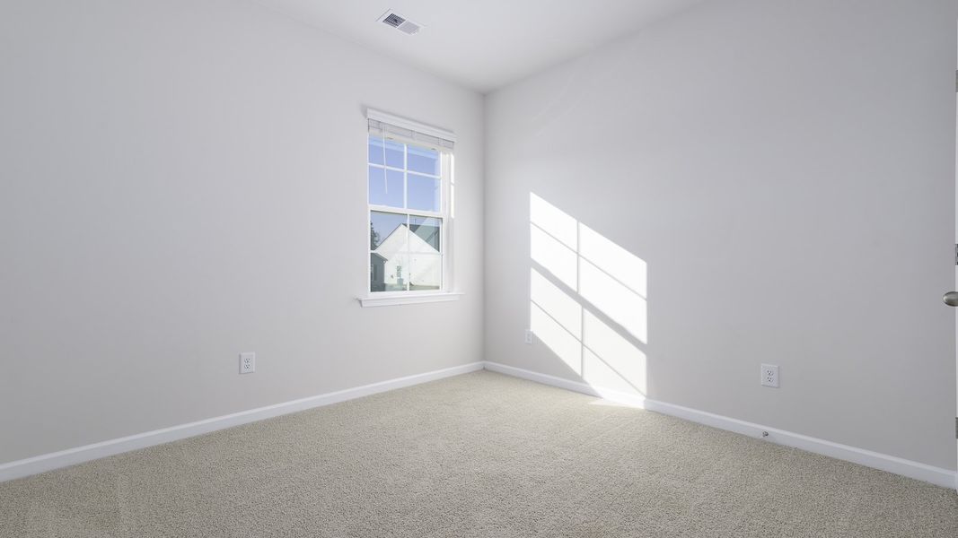 Spacious, unfurnished interior of a new home in Bryson Park, Lexington (Image 11).