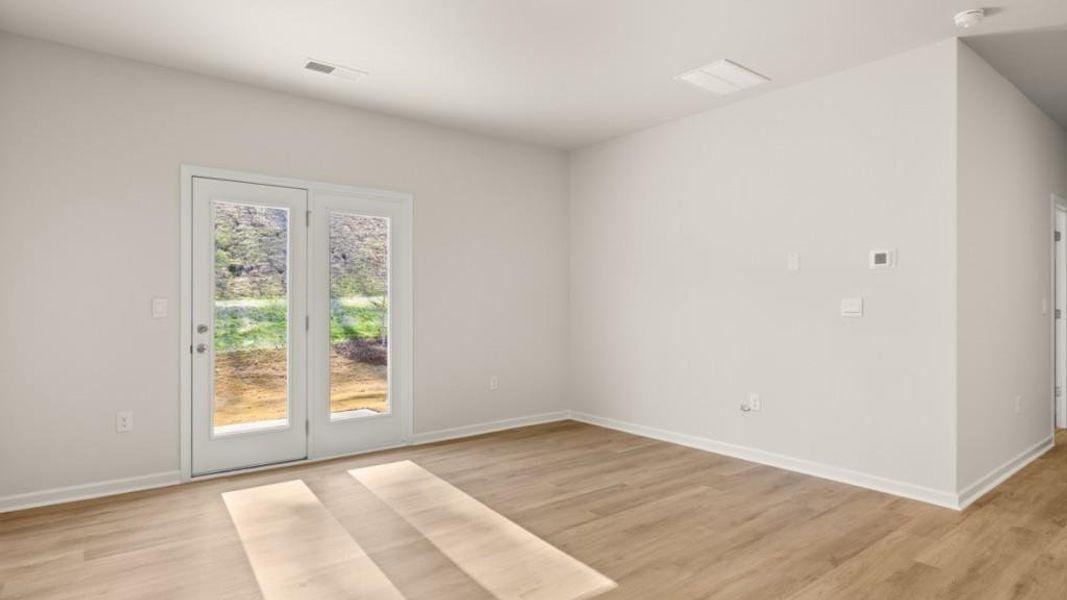 Spacious, unfurnished interior of a new home in Oconee Overlook, Gainesville (Image 10).