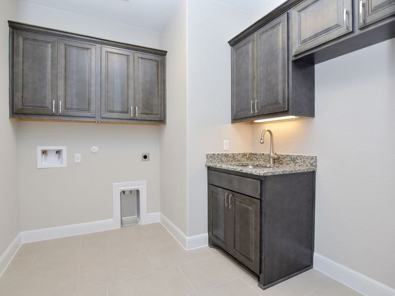 Representative furnished interior of a home built from the Coronado I by Giddens Homes in Clearwater Ranch, Liberty Hill (Image 12).