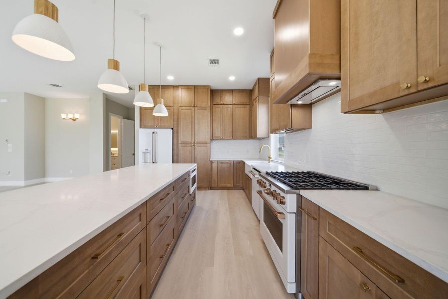 Furnished interior view inside a new home in , Tomball (Image 12).