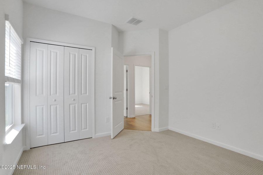 Spacious, unfurnished interior of a new home in Hyland Trail, Green Cove Springs (Image 40).