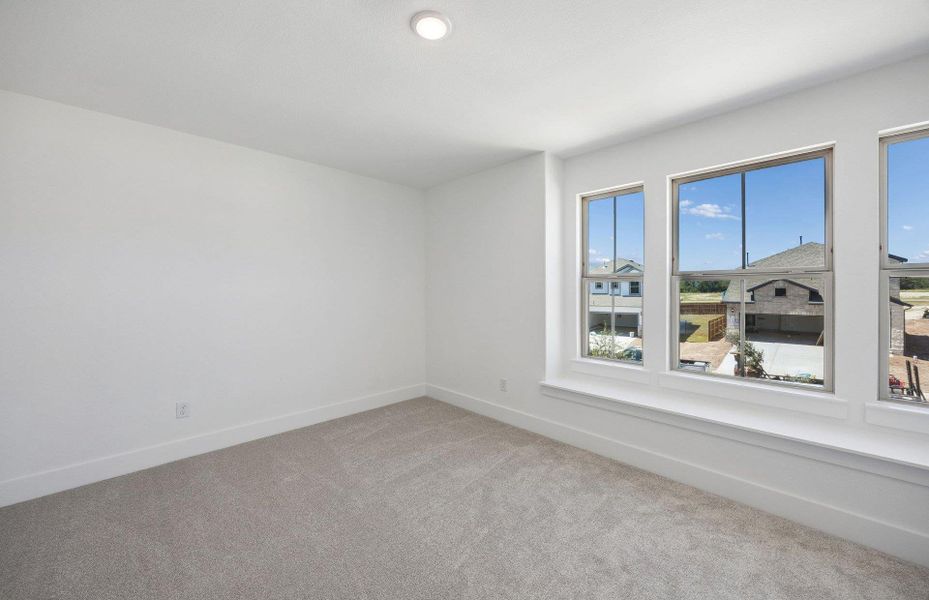 Spacious, unfurnished interior of a new home in Saddleback at Santa Rita Ranch, Liberty Hill (Image 11).