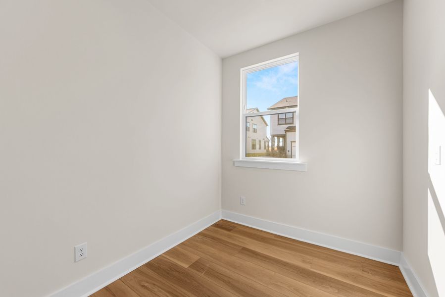 Spacious, unfurnished interior of a new home in Seven Oaks, Belmont (Image 25).