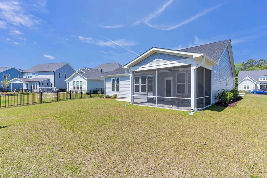 Representative exterior details of a home built from the The Amherst by RobuckHomes in Windwater, Hampstead (Image 4).