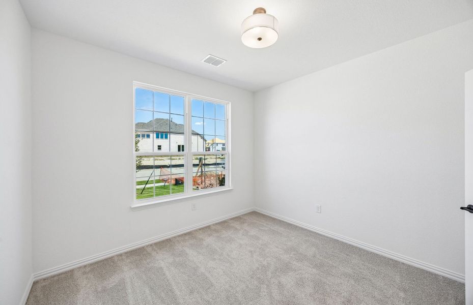 Spacious, unfurnished interior of a new home in Highland Lakes, McKinney (Image 25).