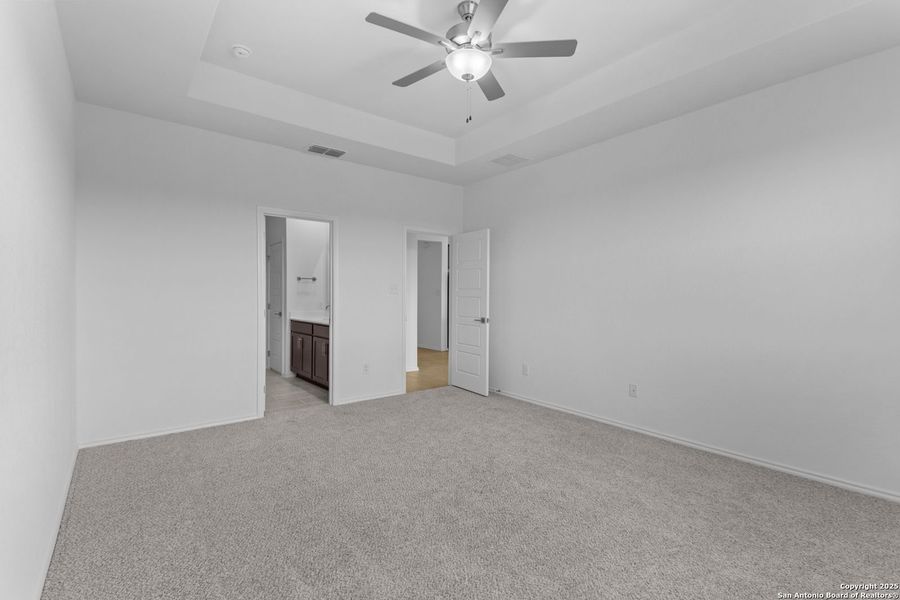 Spacious, unfurnished interior of a new home in Horizon Pointe, Converse (Image 108).
