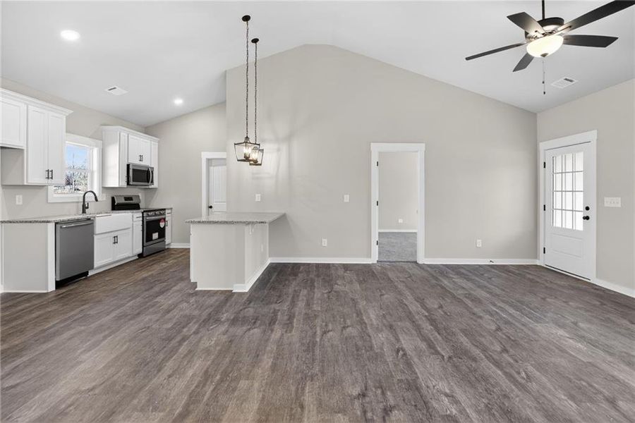 Spacious, unfurnished interior of a new home in , Douglasville (Image 21). Spacious, unfurnished interior of a new home in , Douglasville (Image 21).