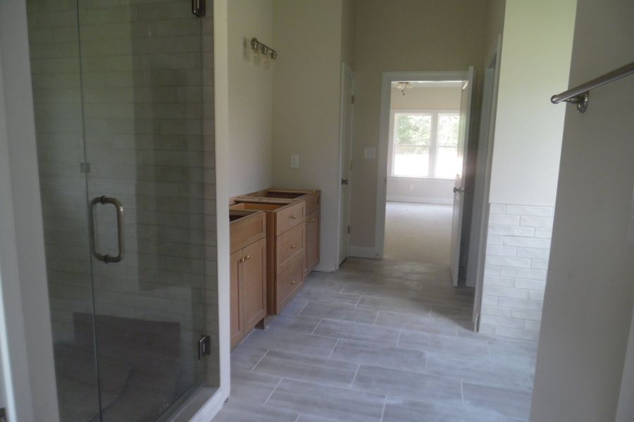 Spacious, unfurnished interior of a new home in Durham Estates, Sharpsburg (Image 18).