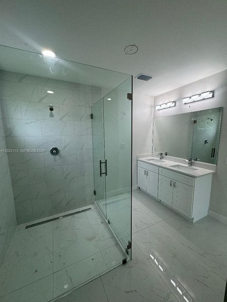 Image 8 of a home in .