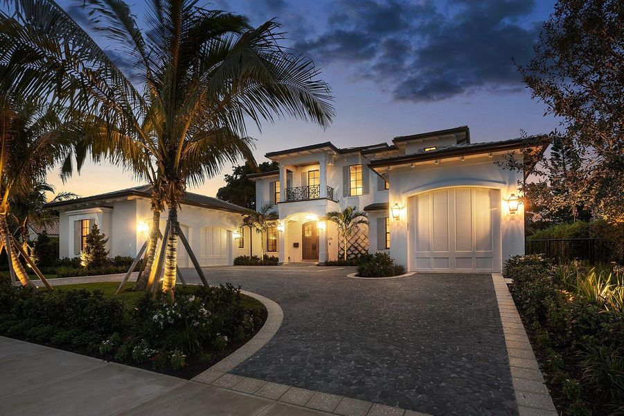 Exterior Driveway Twlight 2