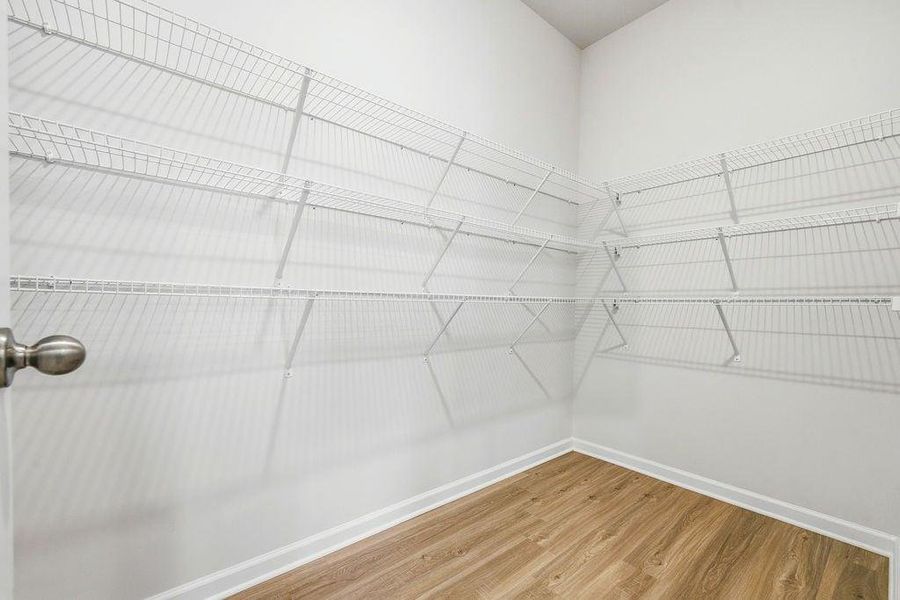 Spacious, unfurnished interior of a new home in Creekside Landing, Dallas (Image 17).