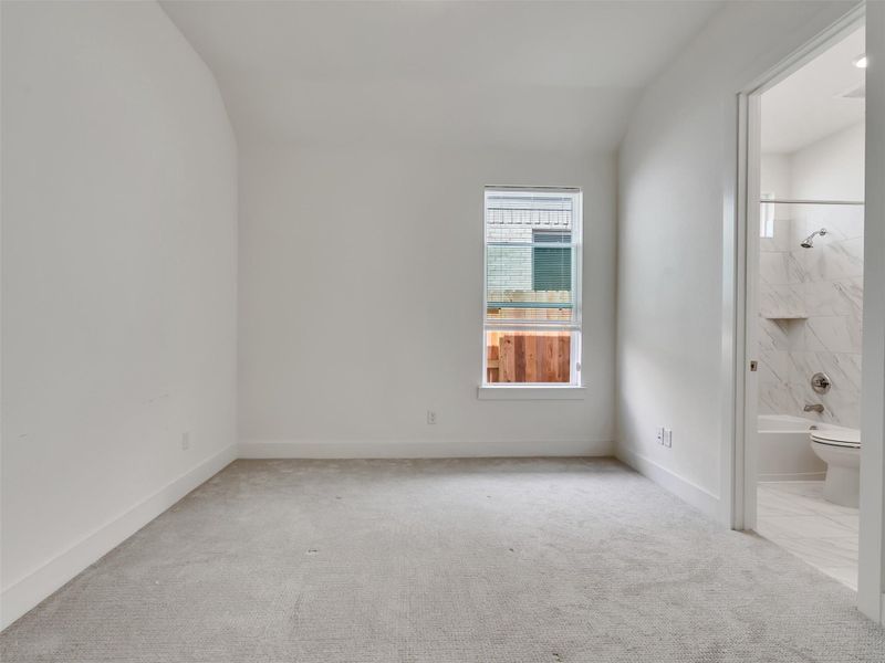 Spacious, unfurnished interior of a new home in Tompkins Reserve, Katy (Image 22).