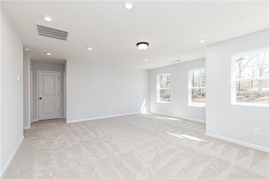 Spacious, unfurnished interior of a new home in Riverside Ridge, Lawrenceville (Image 25).