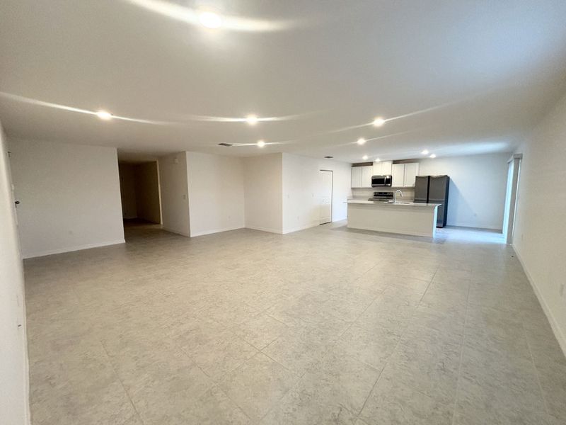 Image 9 of a home in Poinciana.