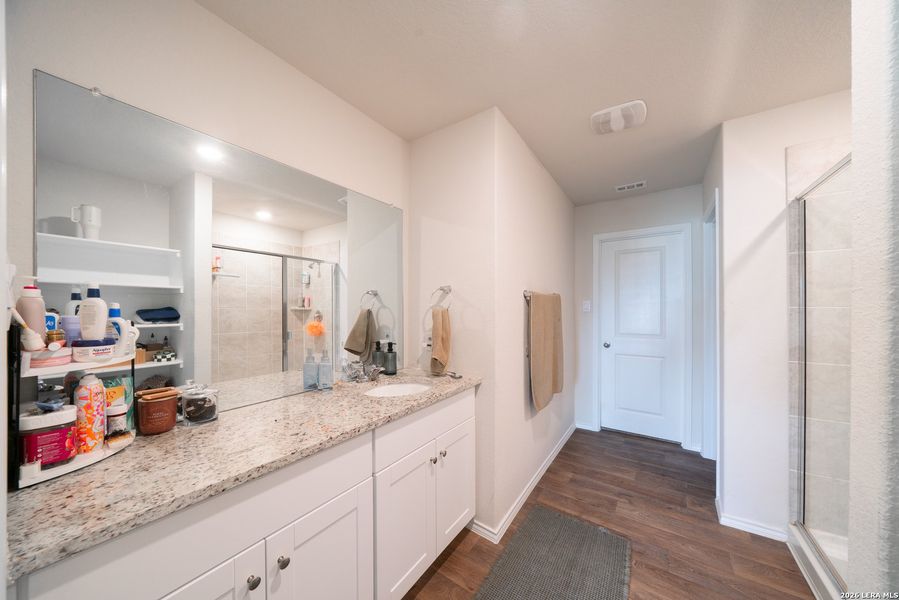 Furnished interior view inside a new home in , Floresville (Image 17).