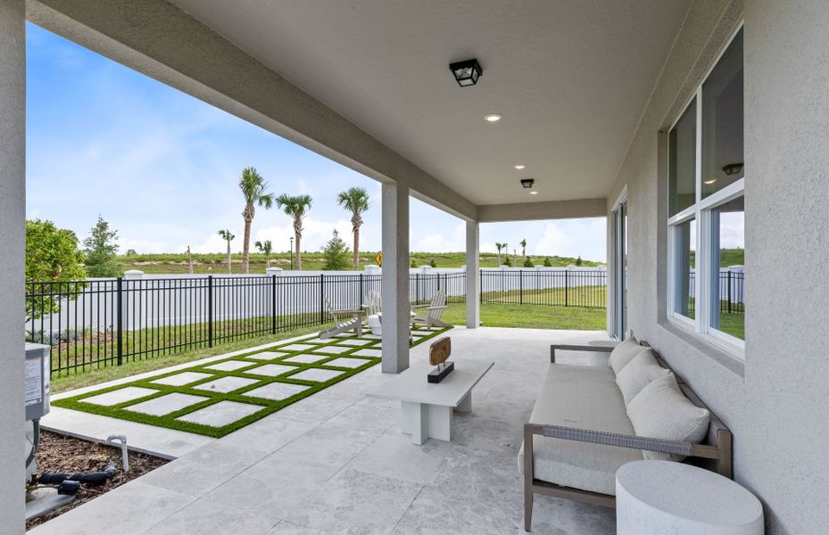 Representative exterior details of a home built from the Contour by Del Webb in Del Webb Lakehaven, Clermont (Image 2). Representative exterior details of a home built from the Contour by Del Webb in Del Webb Lakehaven, Clermont (Image 2).