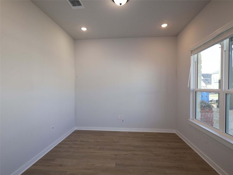 Spacious, unfurnished interior of a new home in Barksdale, Leander (Image 8).