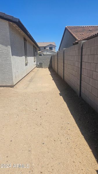 Frontera Lot 18 Sideyard