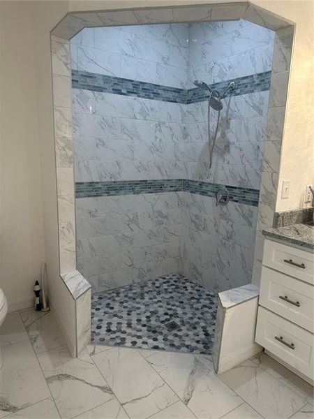 Furnished interior view inside a new home in , Mount Dora (Image 8).