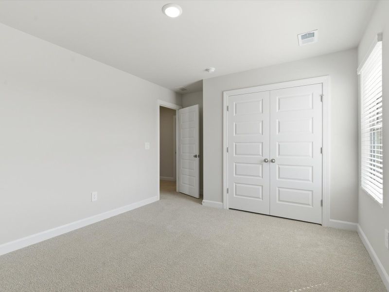 Spacious, unfurnished interior of a new home in Wexford Park, Fountain Inn (Image 20).