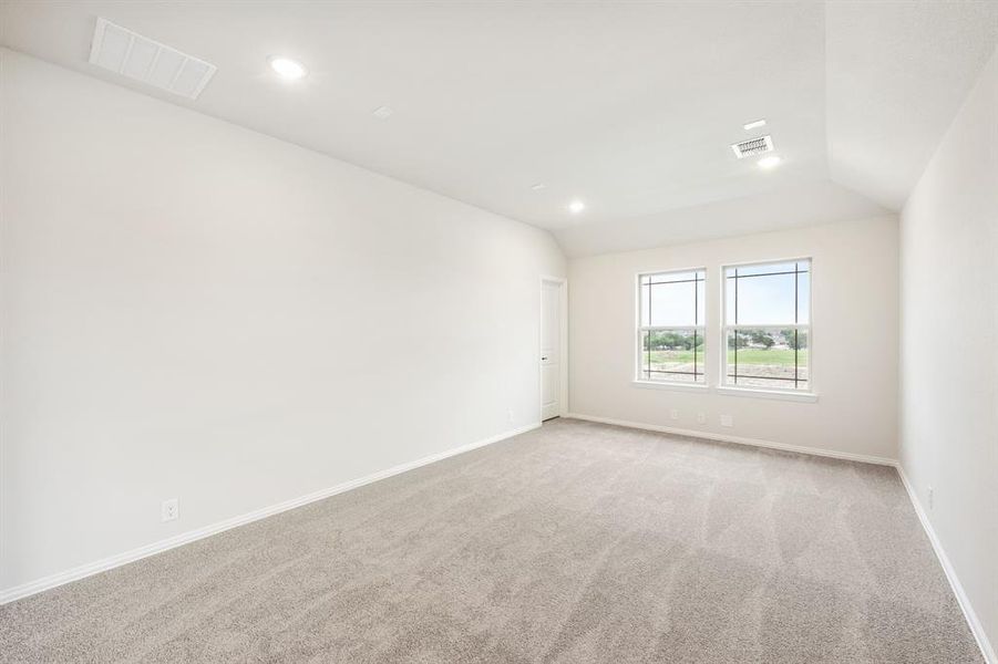 Spacious, unfurnished interior of a new home in Homestead at Daniel Farms, DeSoto (Image 31). Spacious, unfurnished interior of a new home in Homestead at Daniel Farms, DeSoto (Image 31).