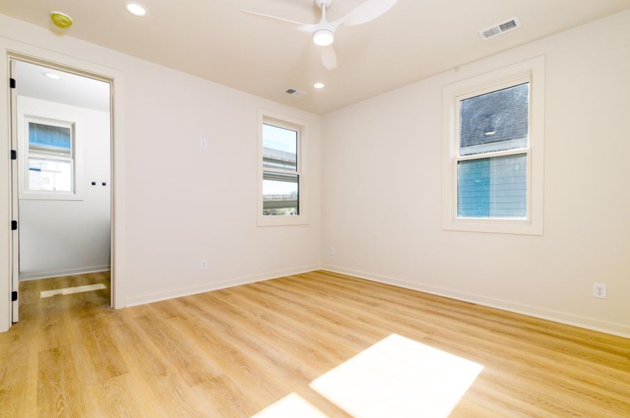 Spacious, unfurnished interior of a new home in , Charleston (Image 20). Spacious, unfurnished interior of a new home in , Charleston (Image 20).