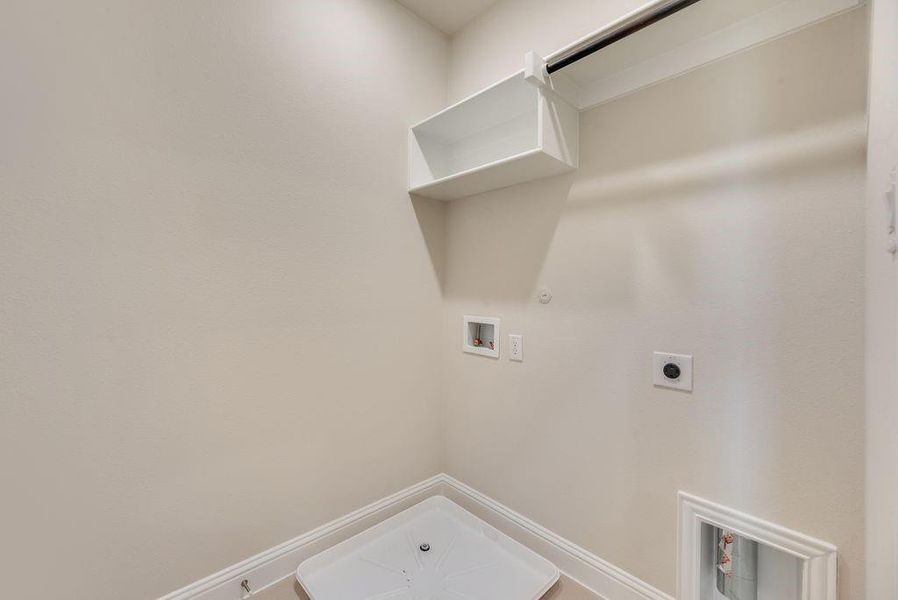 Spacious, unfurnished interior of a new home in Bayside, Rowlett (Image 27). Spacious, unfurnished interior of a new home in Bayside, Rowlett (Image 27).