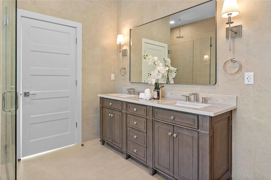 Furnished interior view inside a new home in , Winter Park (Image 18).