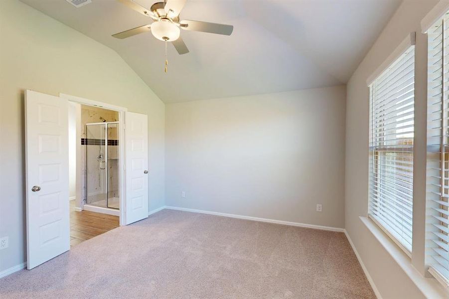 Spacious, unfurnished interior of a new home in Mobberly Farms, Pilot Point (Image 31).
