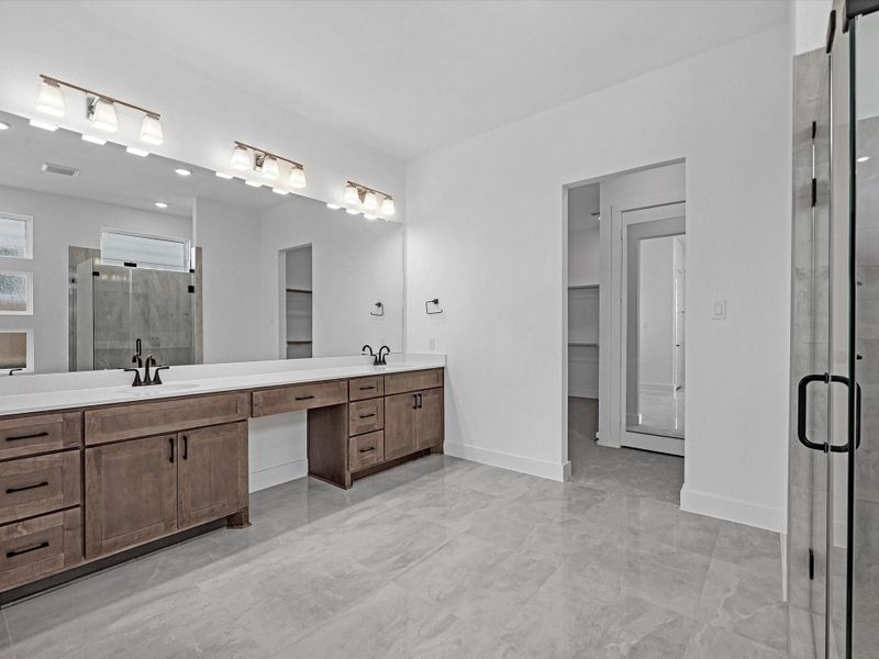 Furnished interior view inside a new home in Cross Creek Ranch 65′, Fulshear (Image 9). Furnished interior view inside a new home in Cross Creek Ranch 65′, Fulshear (Image 9).