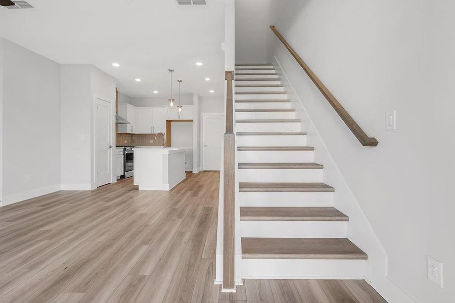 Spacious, unfurnished interior of a new home in Echo Park, Suwanee (Image 11).