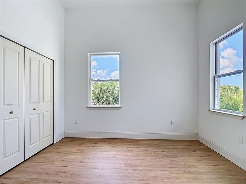 Spacious, unfurnished interior of a new home in , Port Charlotte (Image 29).