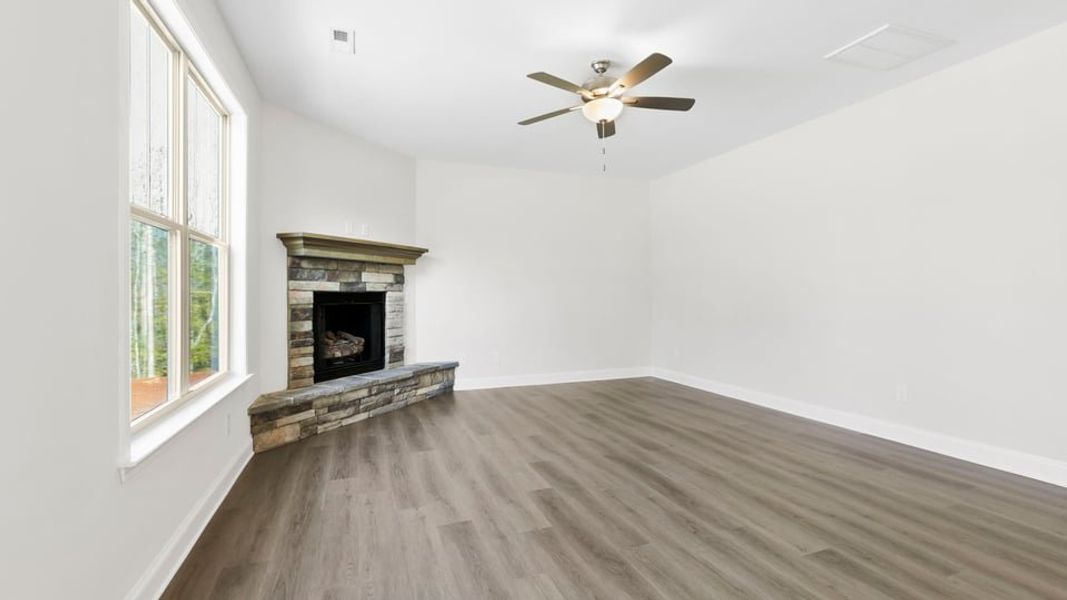 Spacious, unfurnished interior of a new home in Pine Lake Estates, Anderson (Image 16).