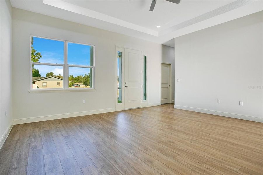 Spacious, unfurnished interior of a new home in , Ocala (Image 12).