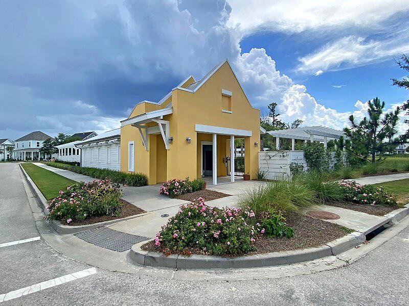 Community amenities in Heron's Walk at Summers Corner, Summerville (Image 55).