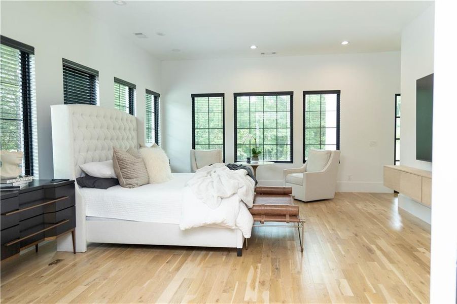 Furnished interior view inside a new home in , Stockbridge (Image 39).