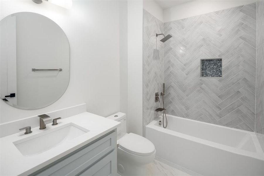 Furnished interior view inside a new home in , Dallas (Image 38).