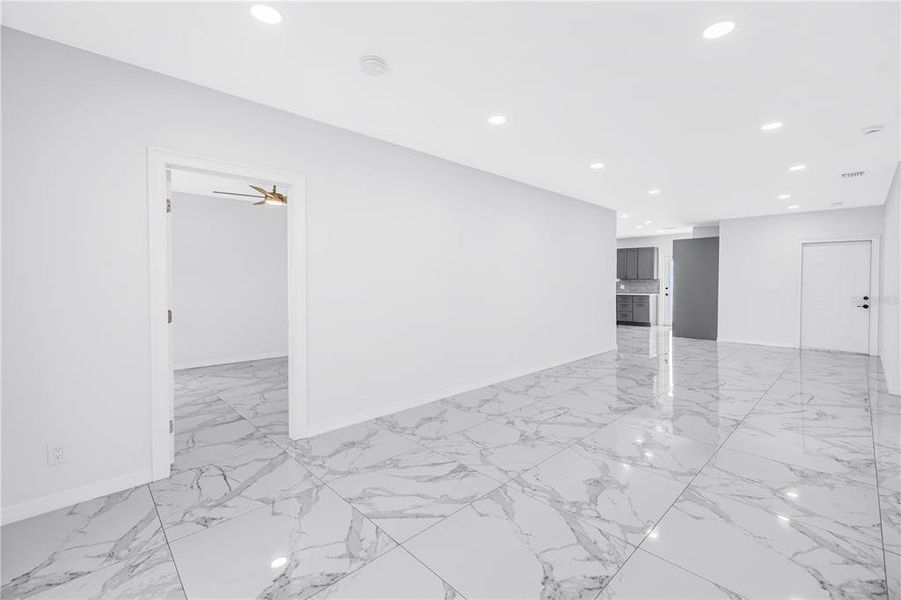 Spacious, unfurnished interior of a new home in , St. Petersburg (Image 14).