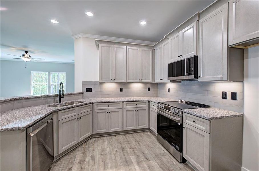Furnished interior view inside a new home in , Cartersville (Image 10).