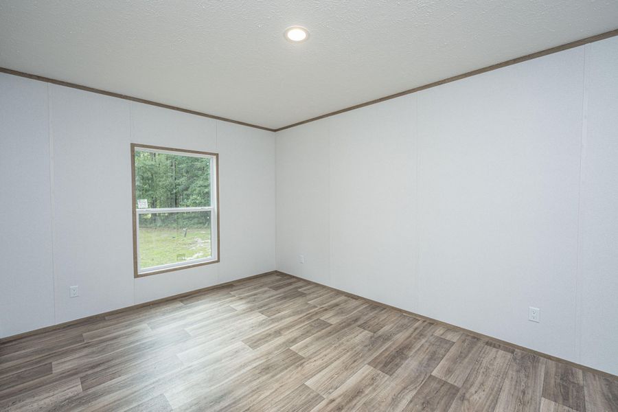 Spacious, unfurnished interior of a new home in , Walterboro (Image 48).