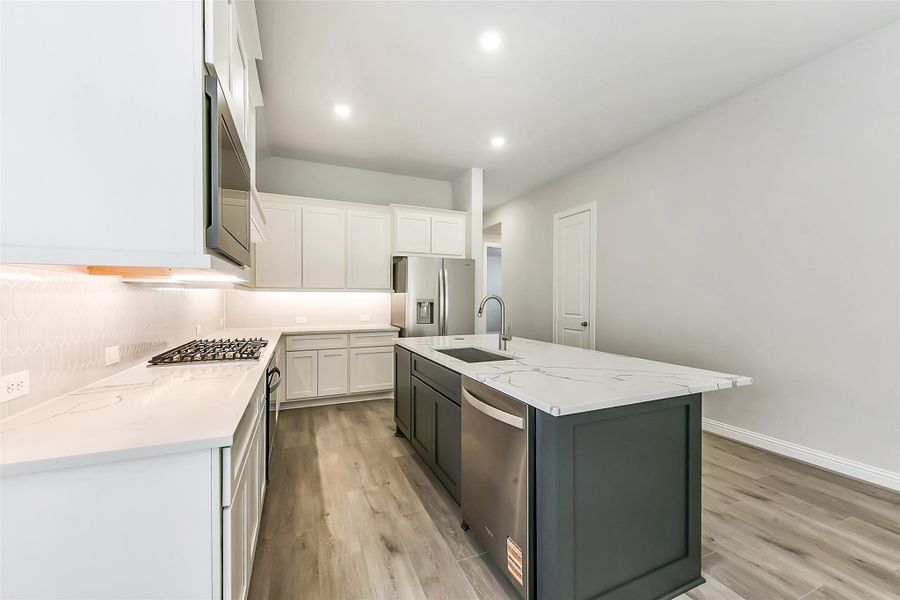 Furnished interior view inside a new home in Evergreen 40', Conroe (Image 7). Furnished interior view inside a new home in Evergreen 40', Conroe (Image 7).